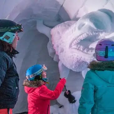 Dîner dans un igloo à avoriaz en famille