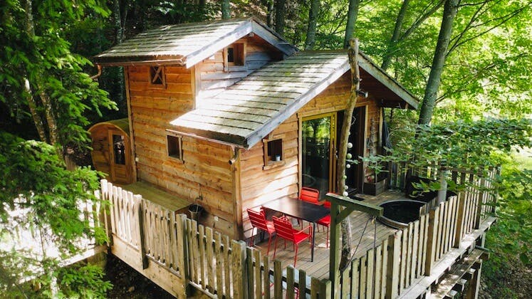 cabane insolite 5 personnes famille avec bain nordique et sauna