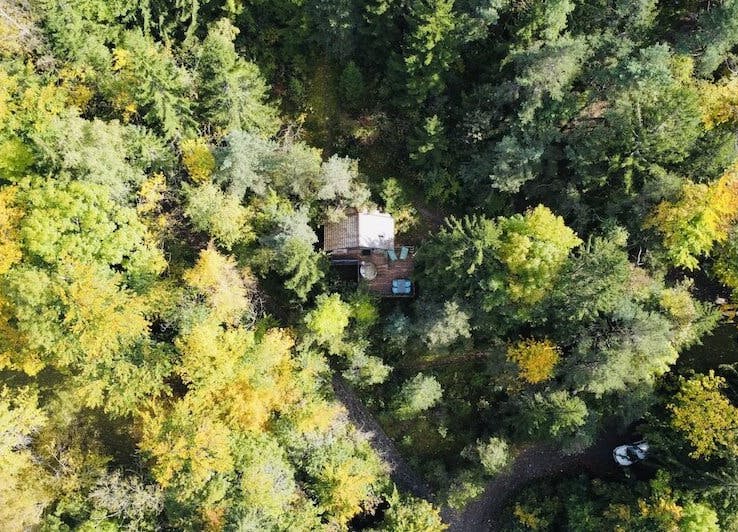 cabanes dans les arbres savoie alpes famille