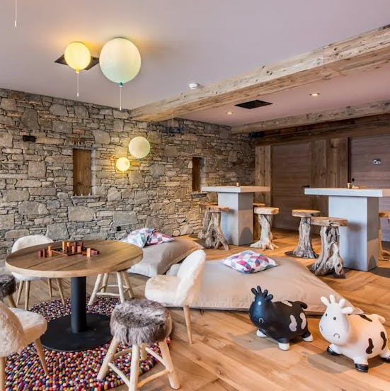 salle de jeux chalet val d'isère