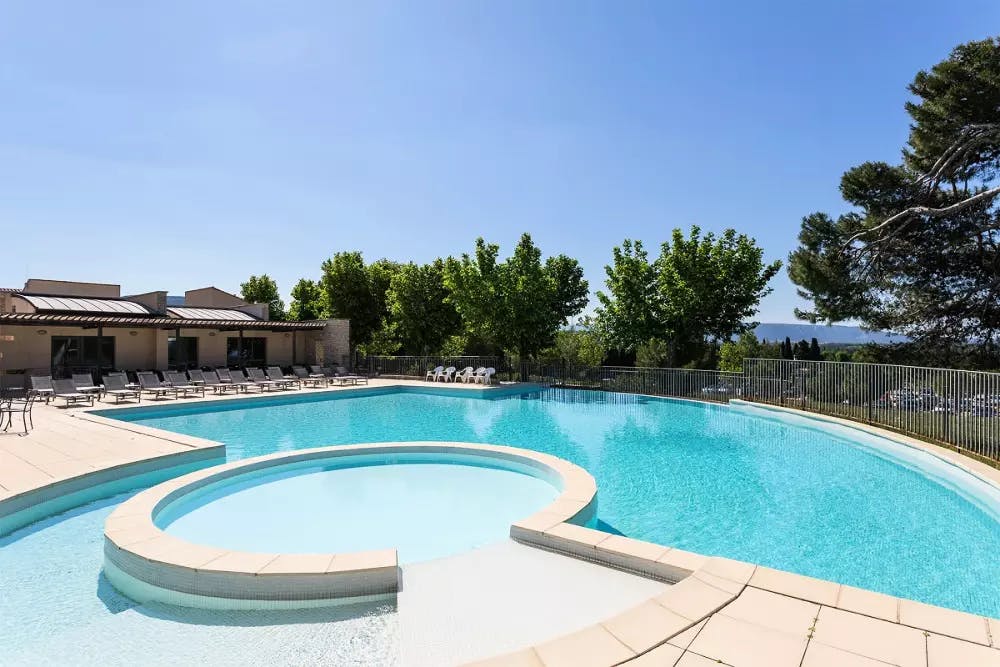 résidence familiale avec piscine Luberon
