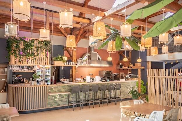 restaurant bar snacking