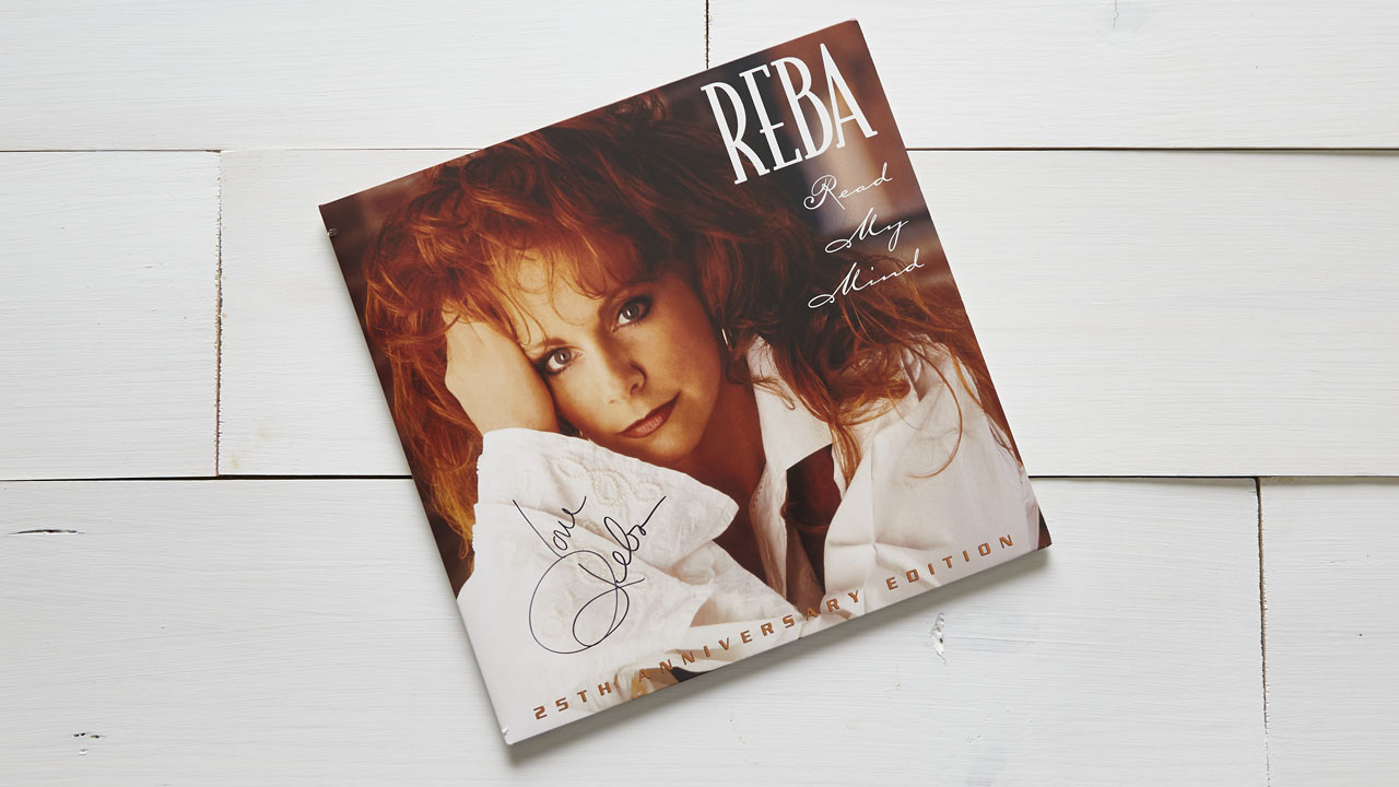 The front of Reba's 25th anniversary edition "Read my Mind" vinyl record.