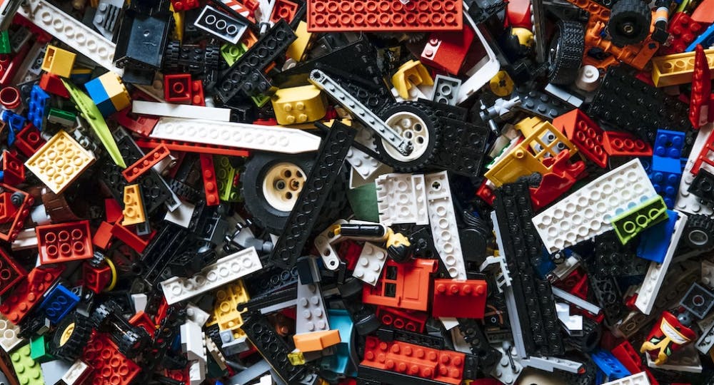 An unsorted pile of LEGO