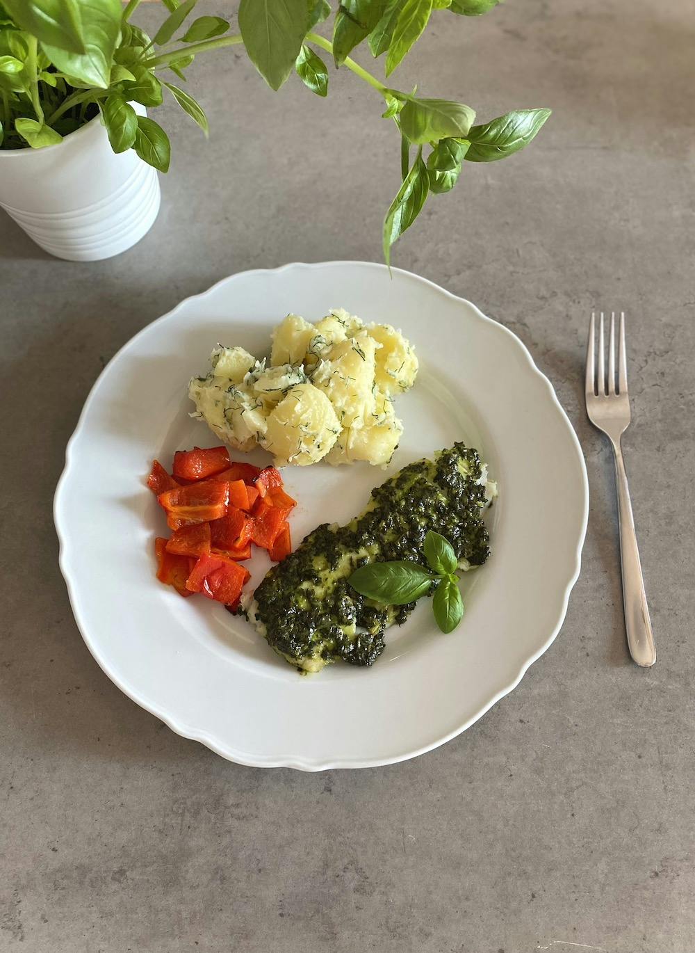 Dorsz w zielonym pesto