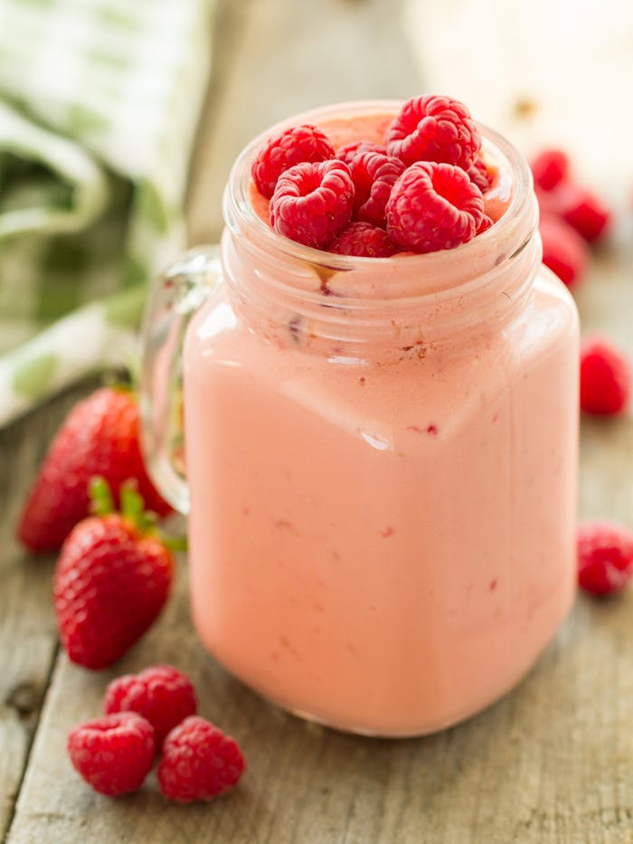 Dlaczego warto jeść smoothie? Szybki, łatwy i zdrowy sposób na uzupełnienie codziennej diety
