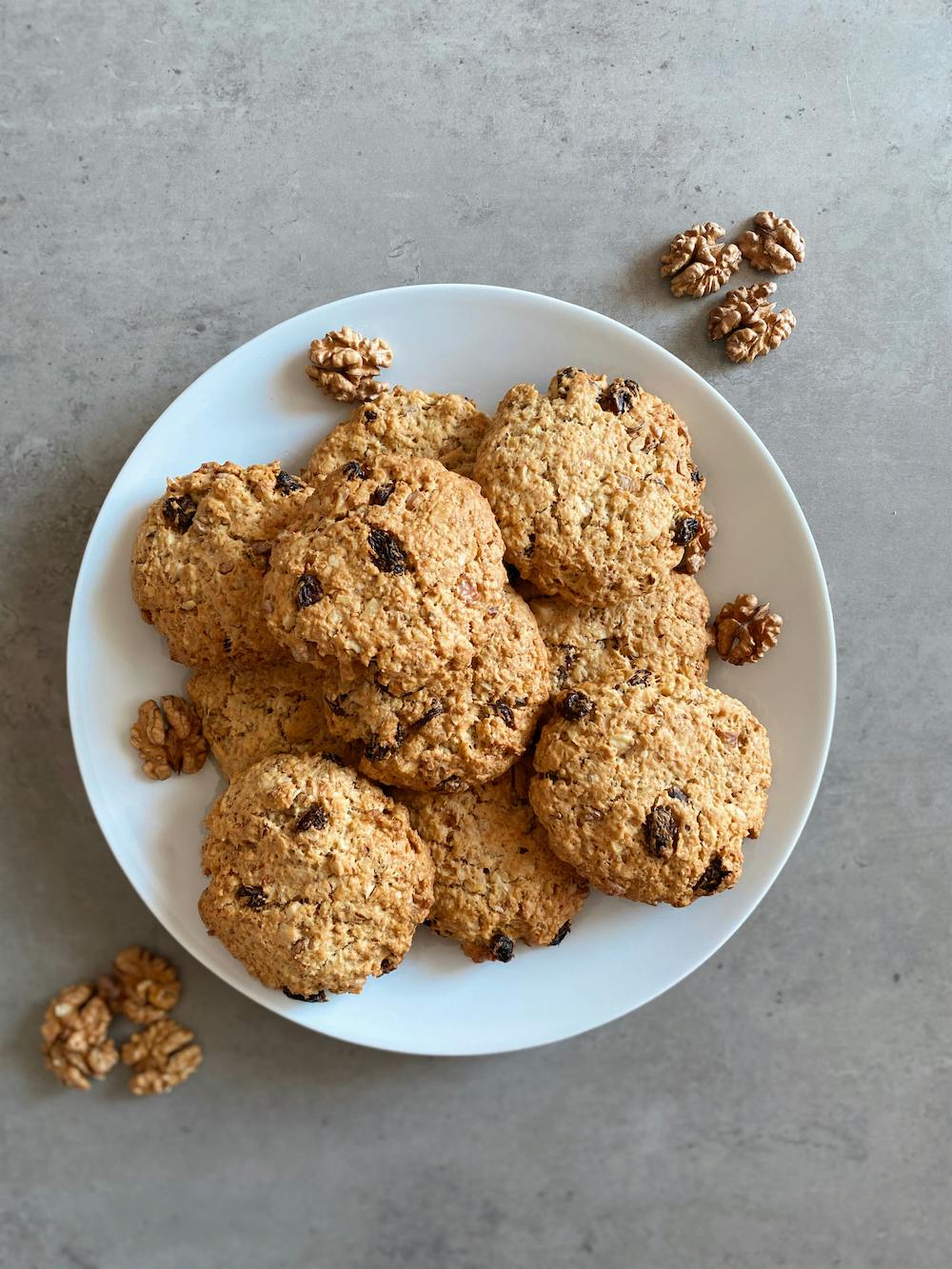 Ciastka owsiane z orzechami