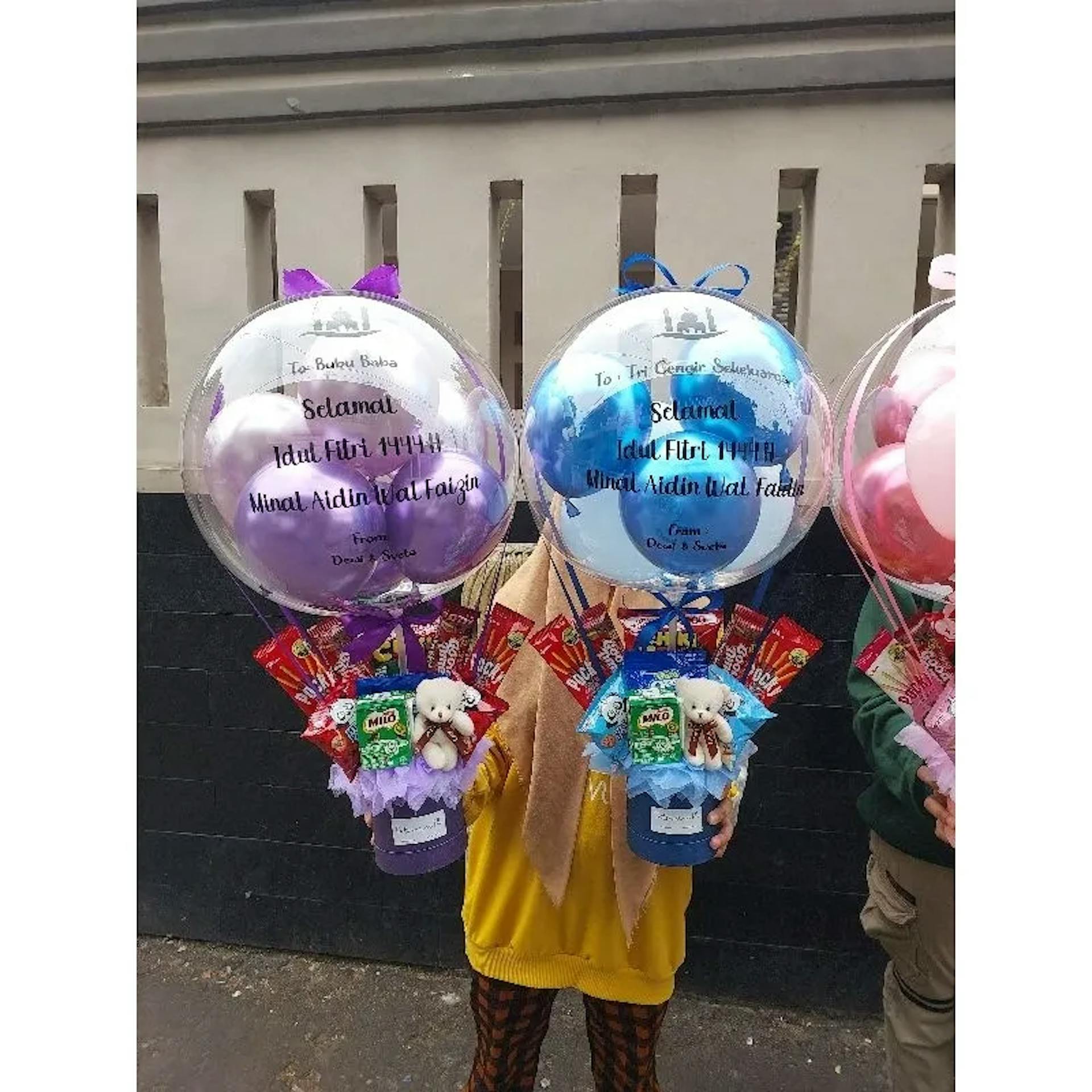 Buket Balon Snack Catsaurus dengan Teddy Small untuk Kejutan