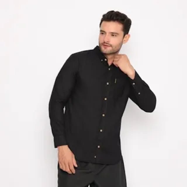 Kemeja pria casual hitam dari Guten Inc