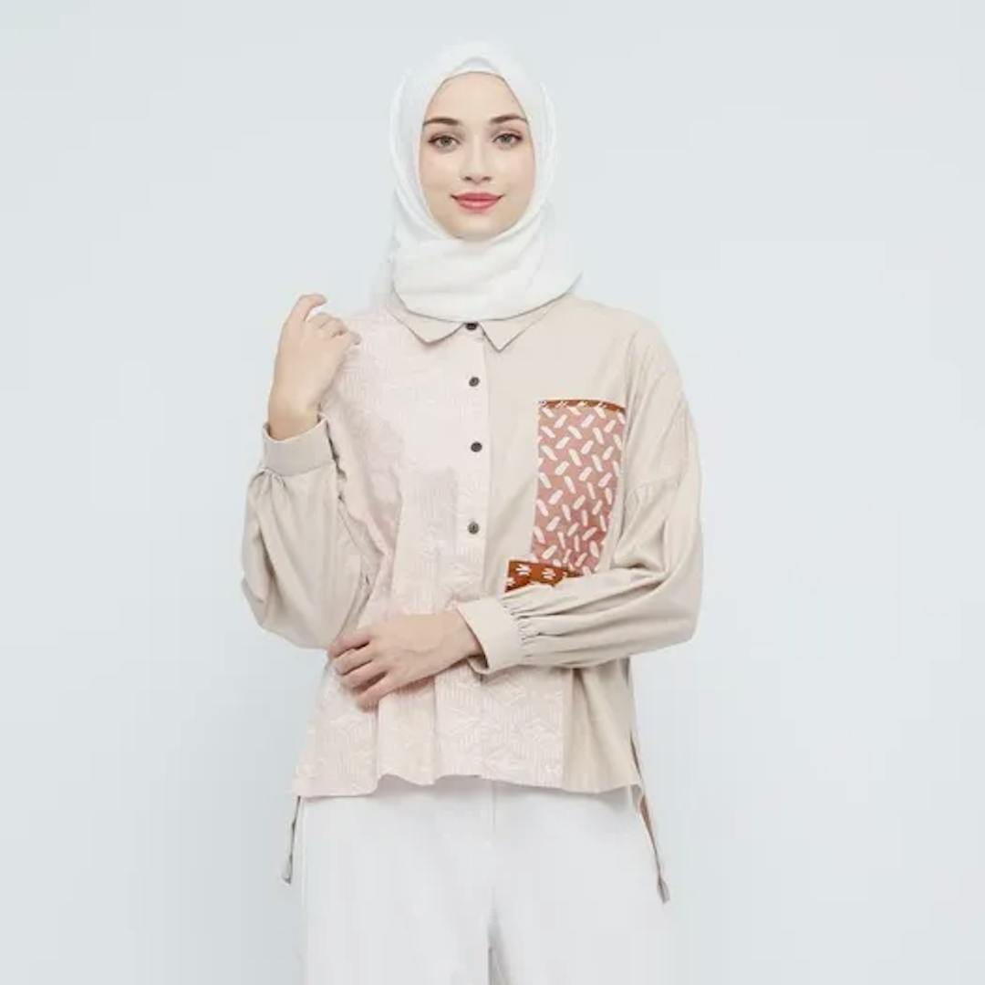 Blouse Nayara Jiso untuk tampilan stylish.