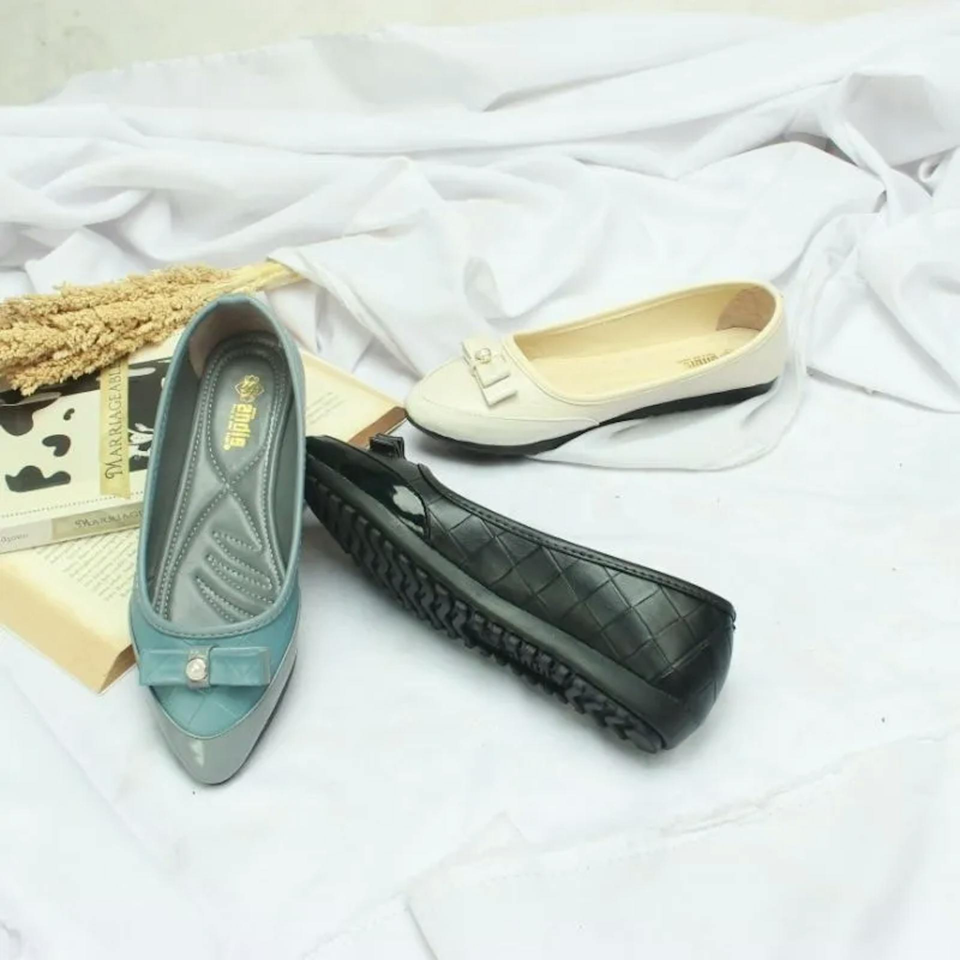 Andas Andis Flatshoes Wanita Kulit Imitasi