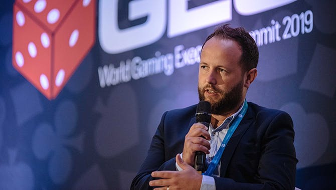 pdg de red tiger à une rencontre iGaming