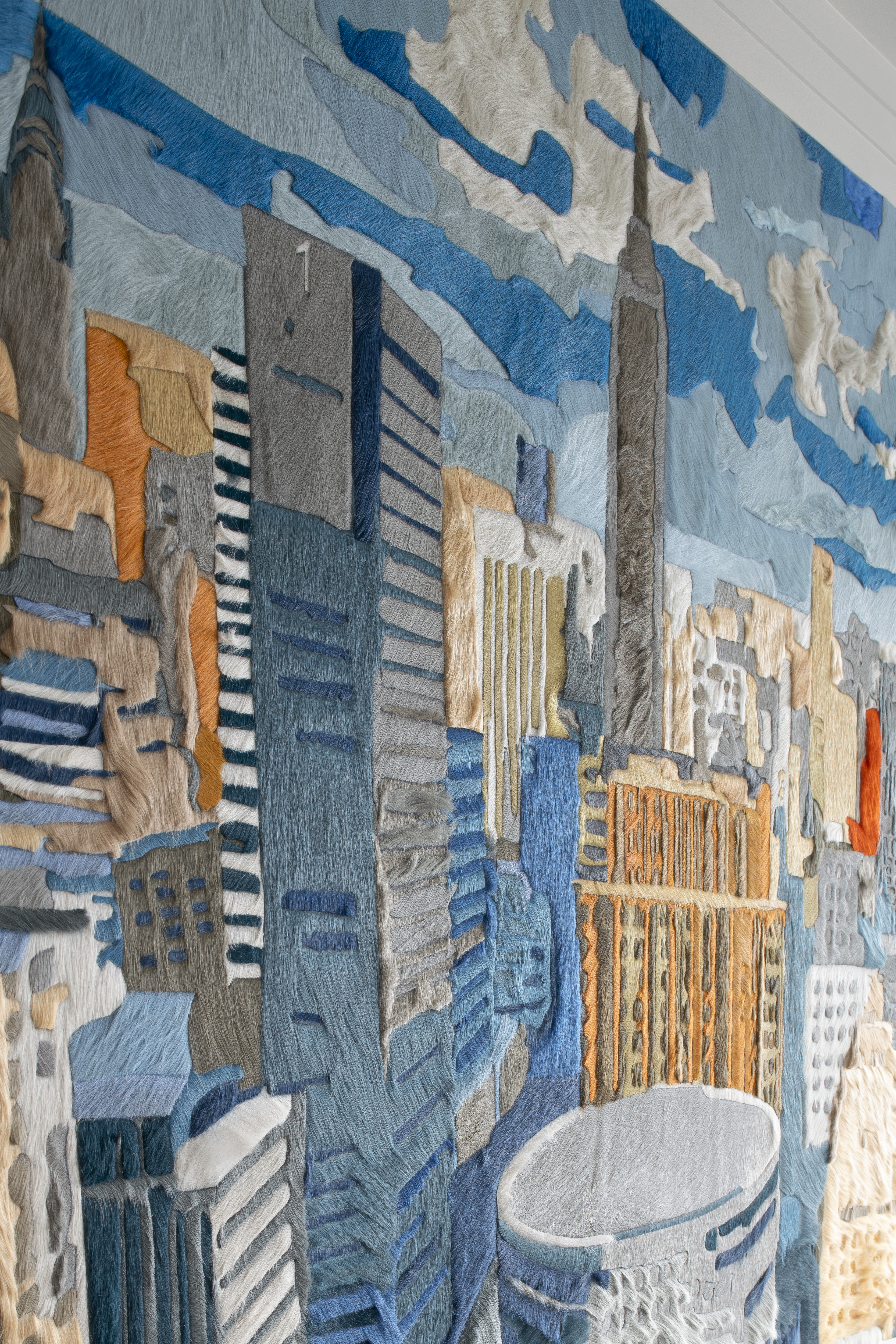  KA-Murphy-Interior-Design-New-York-Project-One-Penn-Plaza-Pantry-Area-Manhattan-Skyline-Mural