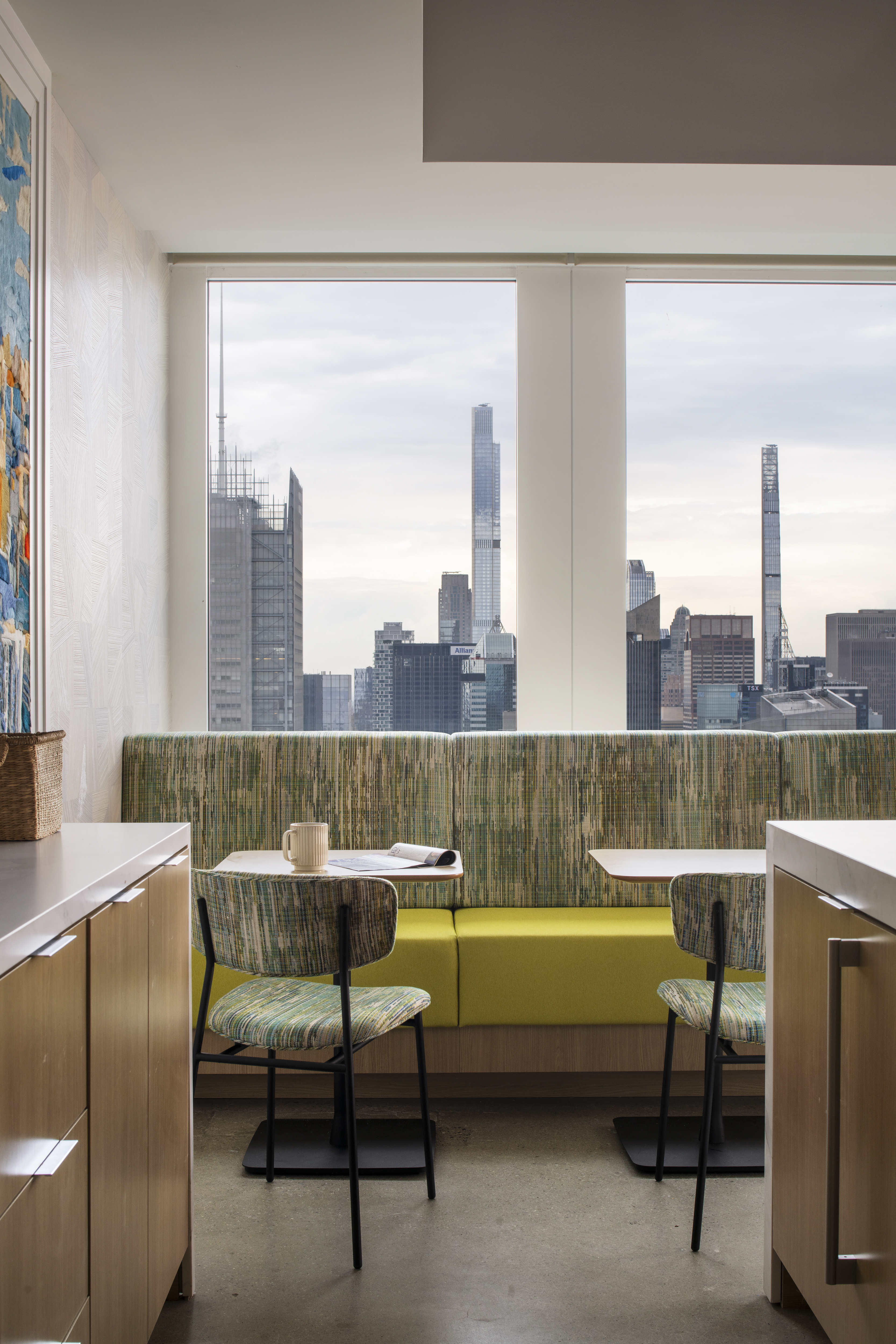  KA-Murphy-Interior-Design-New-York-Project-One-Penn-Plaza-Pantry-Area-Dining-Space