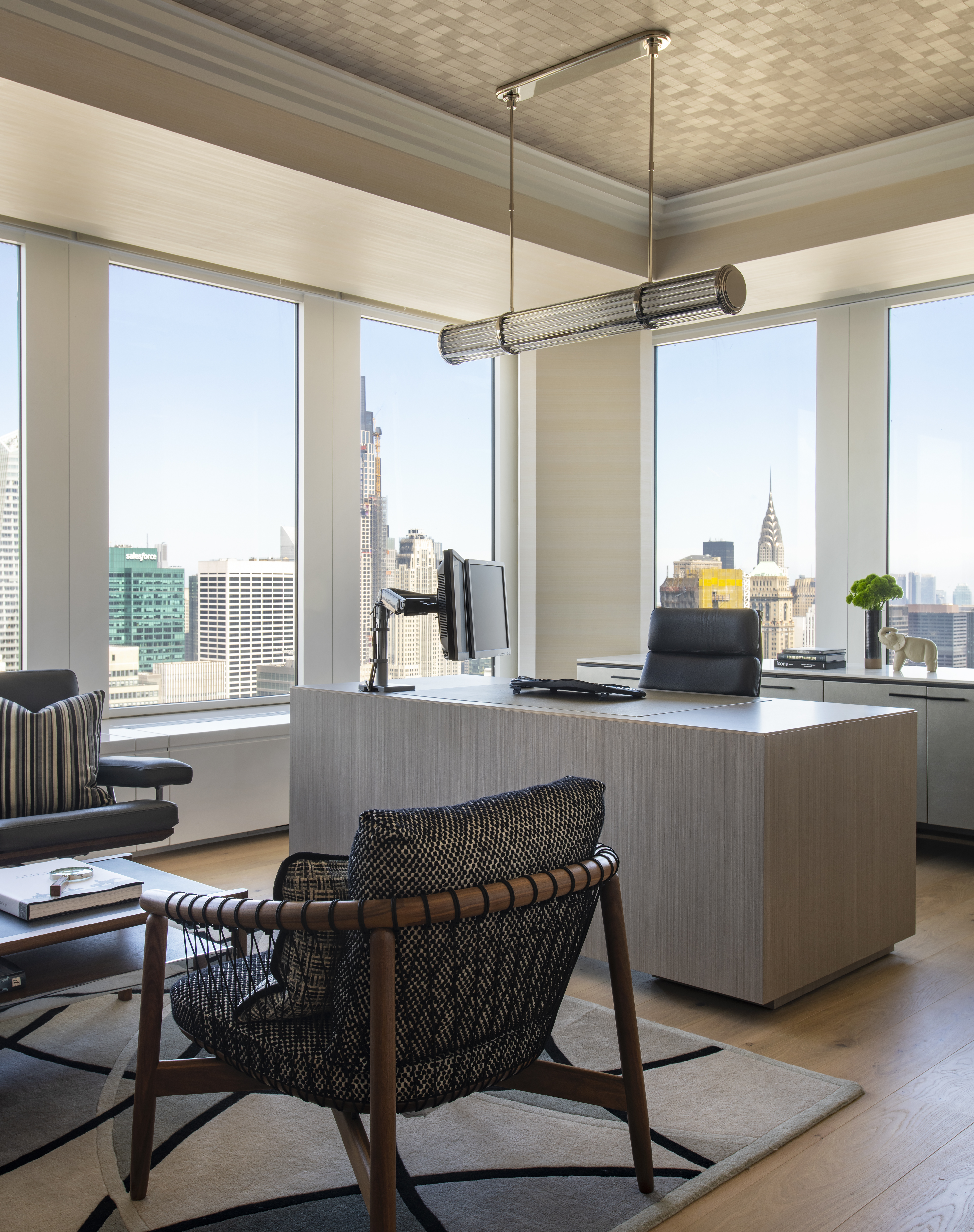  KA-Murphy-Interior-Design-New-York-Project-One-Penn-Plaza-Executive-Office-Black-And-White-Vertical 