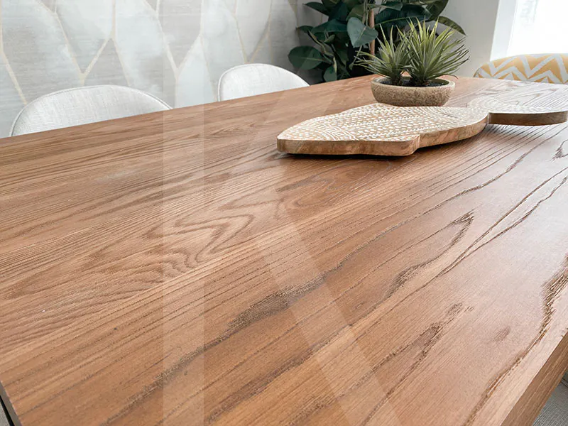 Detalle Mesa del Proyecto de Interiorismo en Montecarmelo