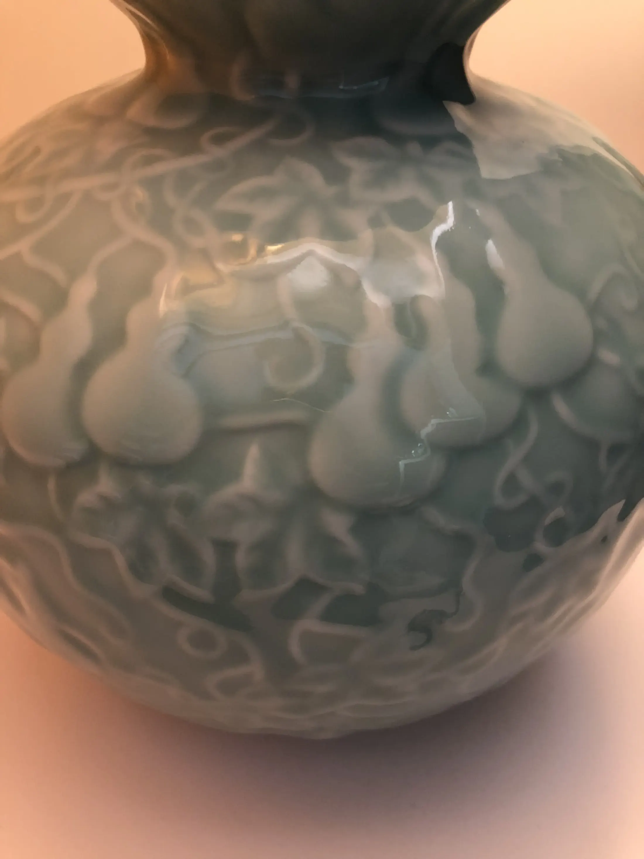 清:乾隆豆青釉禄上加禄葫芦瓶| 乾隆Qian Long 清:乾隆豆青釉禄上加禄葫芦瓶| 乾隆Qian Long