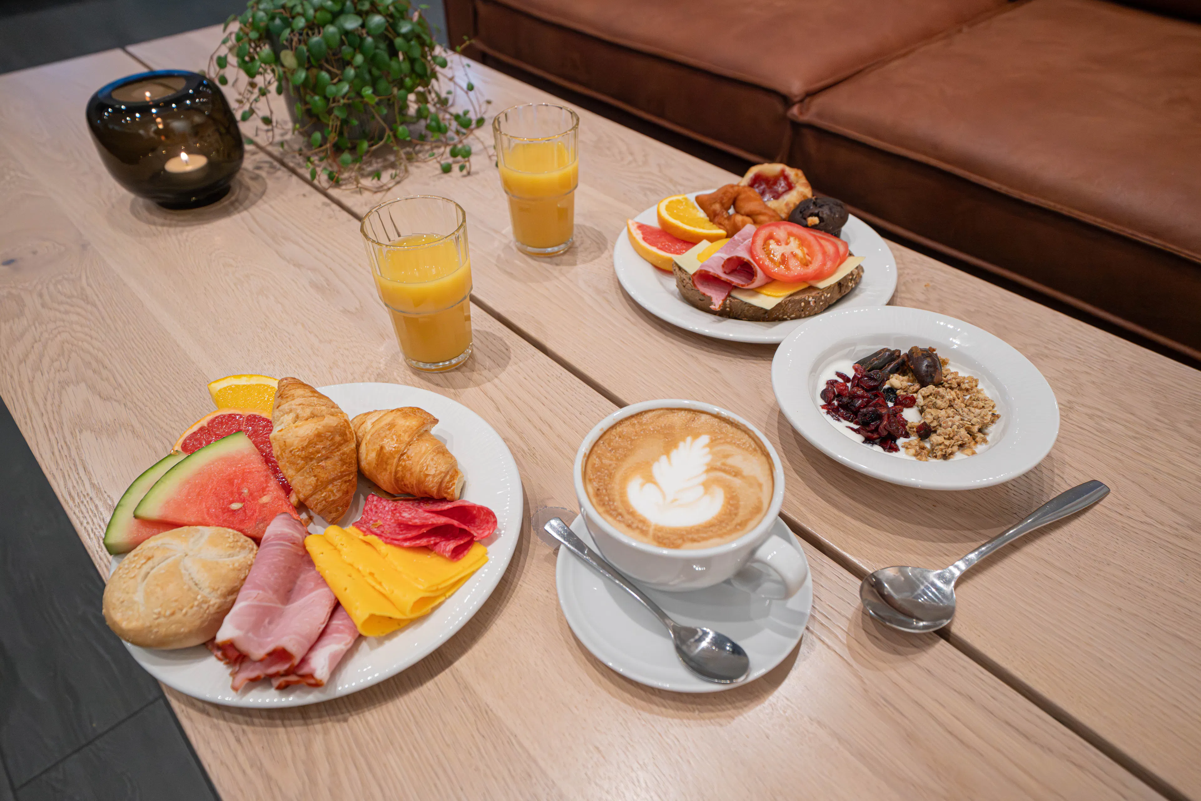 Breakfast buffet1