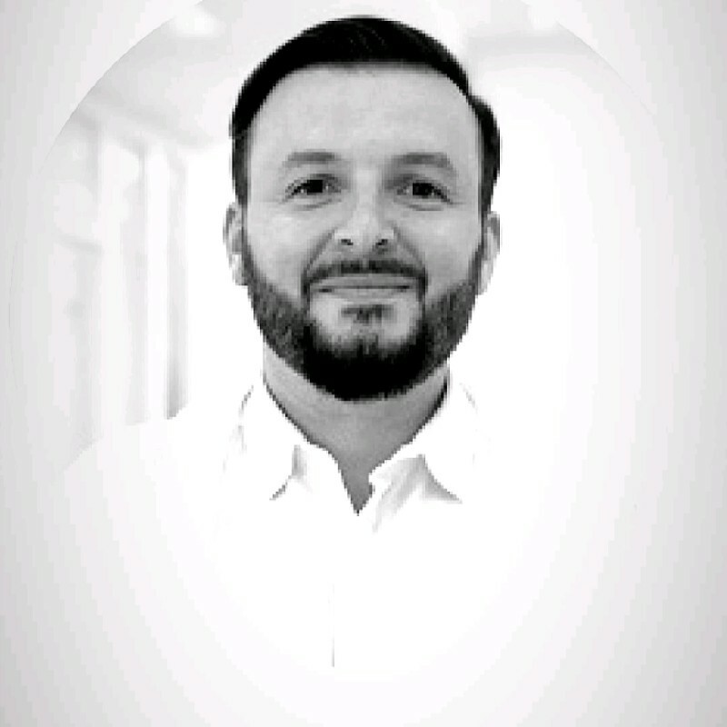 Irjad Ajvazi opina sobre Kenjo