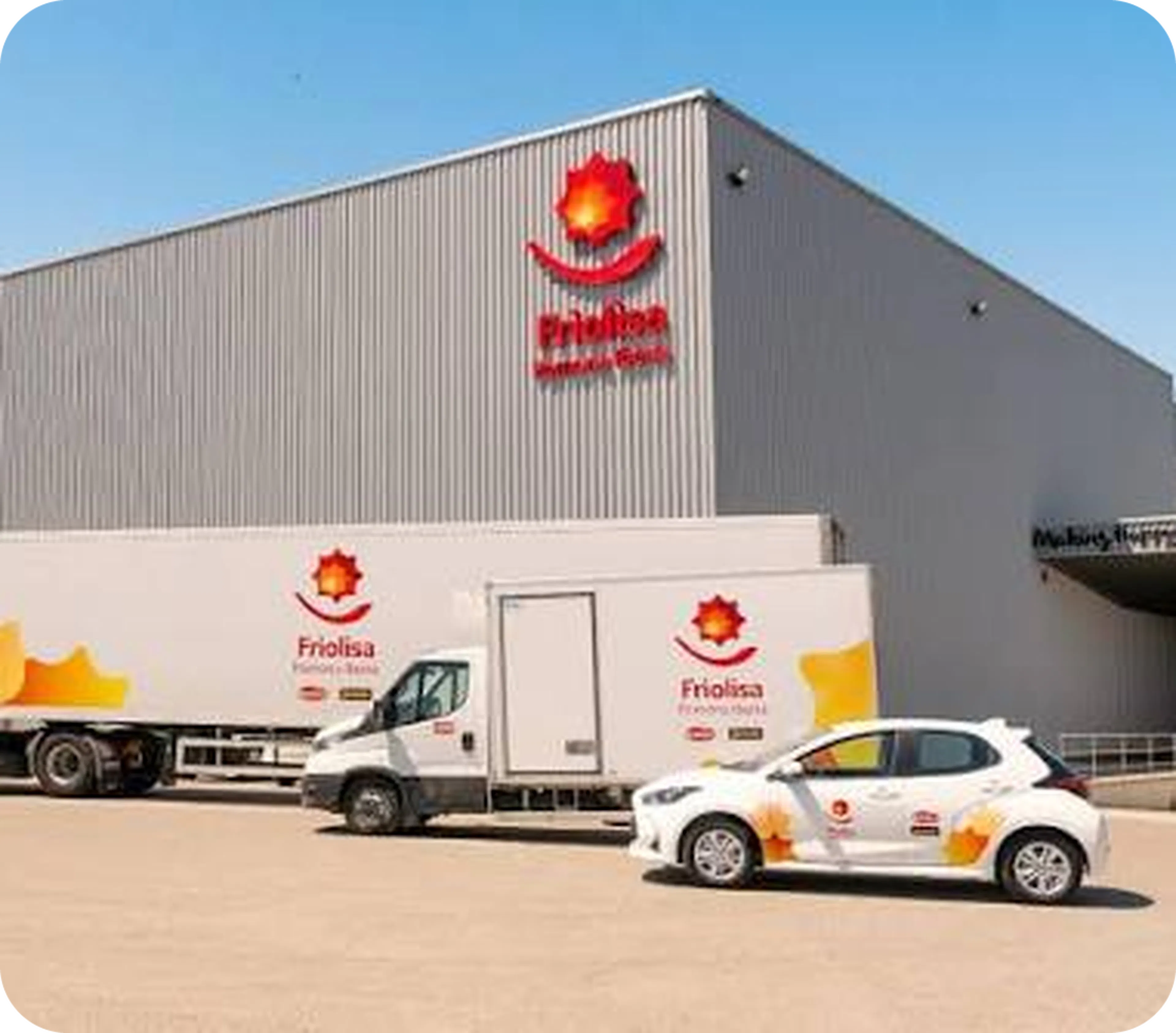 Friolisa Pomona Iberia Logistikzentrum mit Lieferfahrzeugen