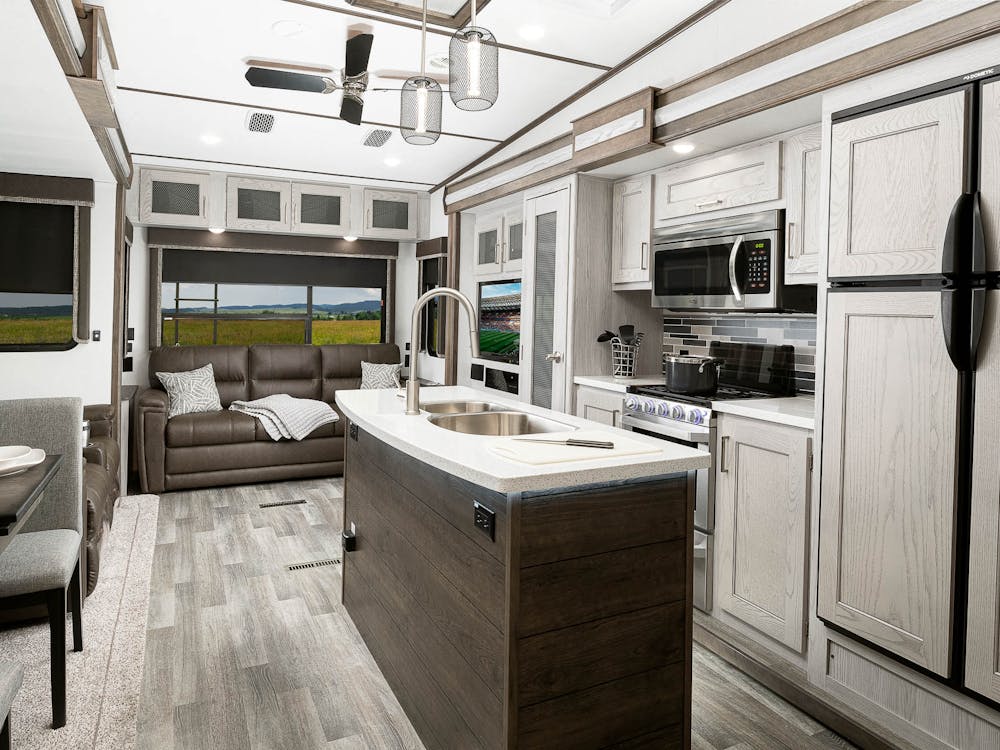 330RL kitchen and living area