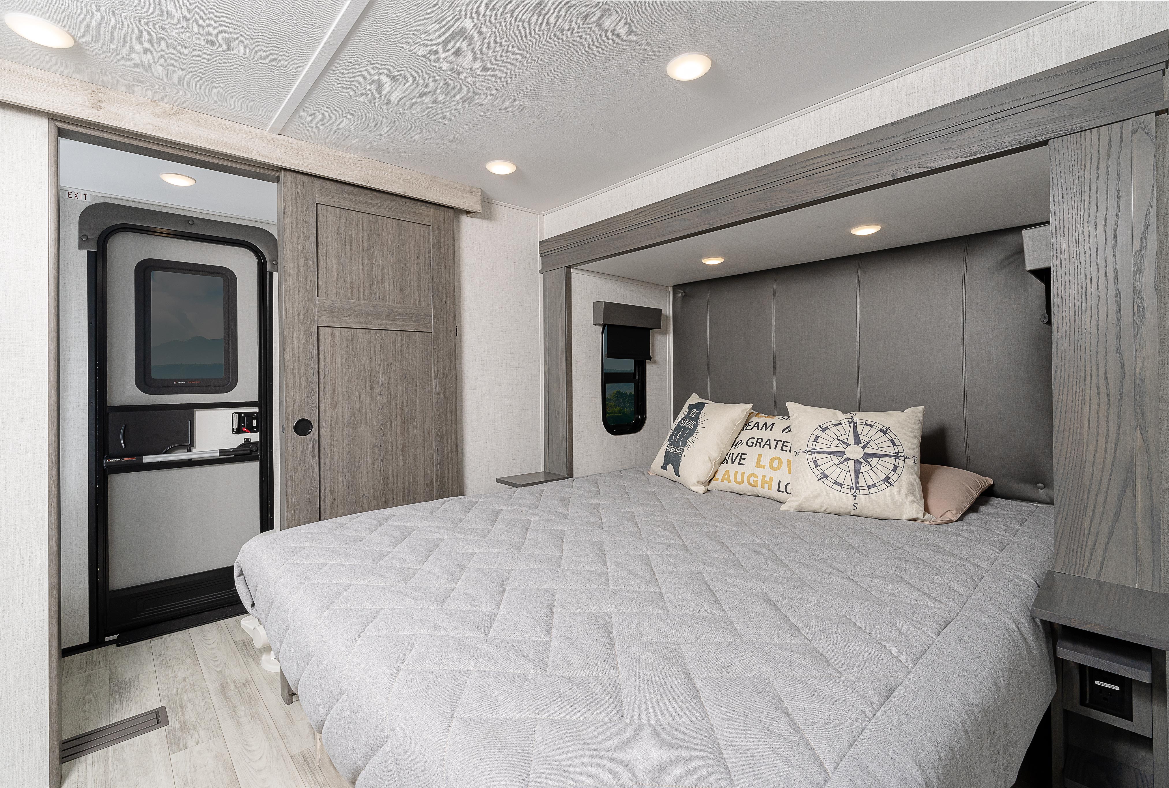 Alpine Avalanche Edition | Family-friendly Luxury RVs - Keystone 