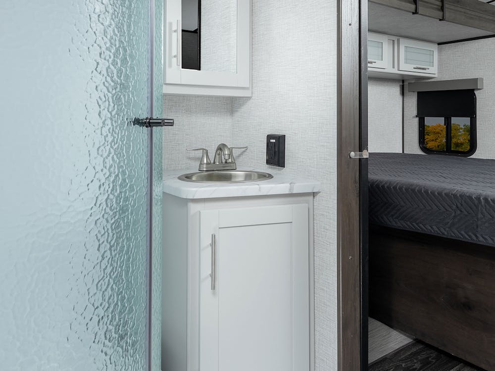 Premier 34RIPR bathroom