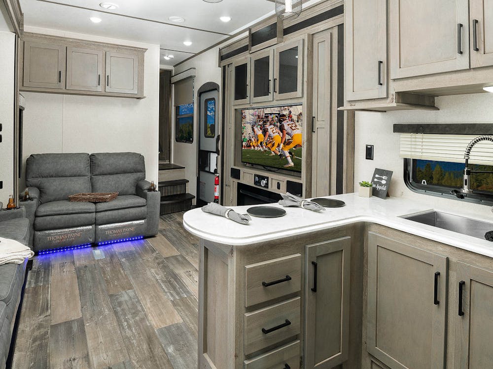 423 kitchen and living area