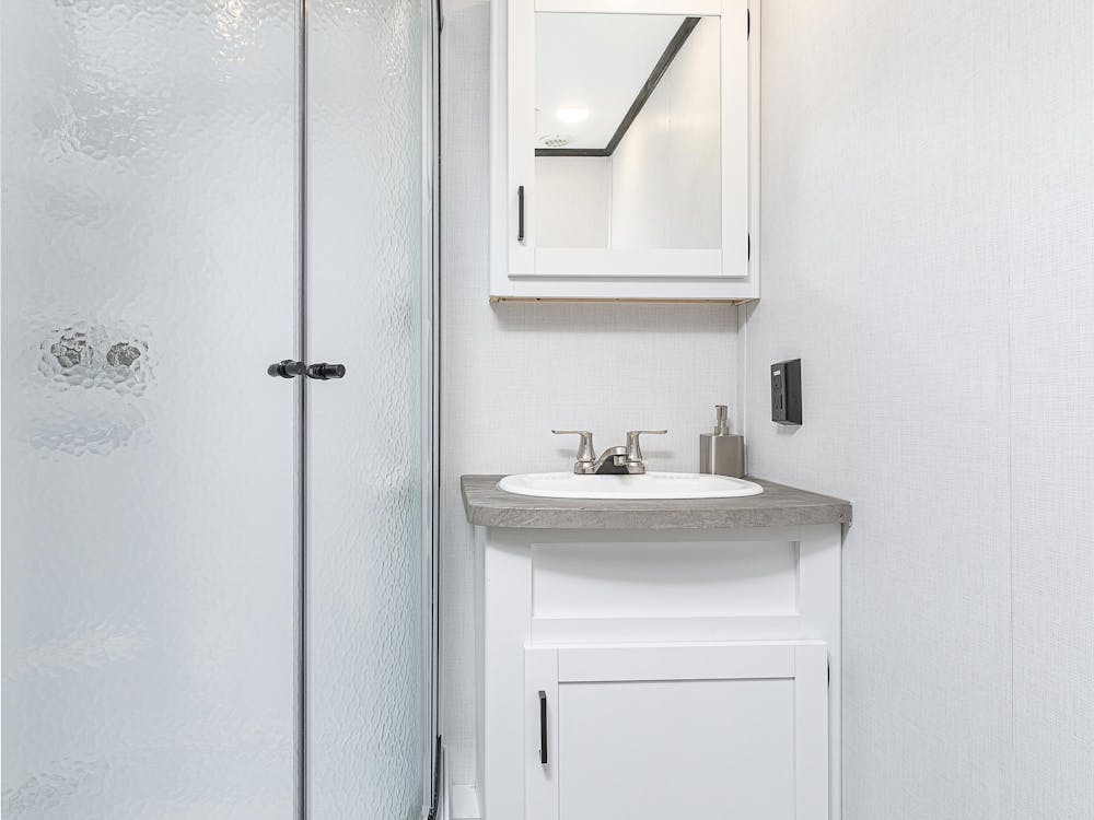 Retreat 391FLFT Bathroom