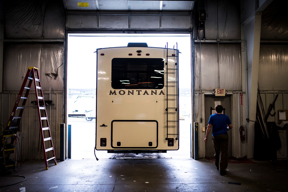 Legendary Montana Montana High Country Fifth Wheel RVs