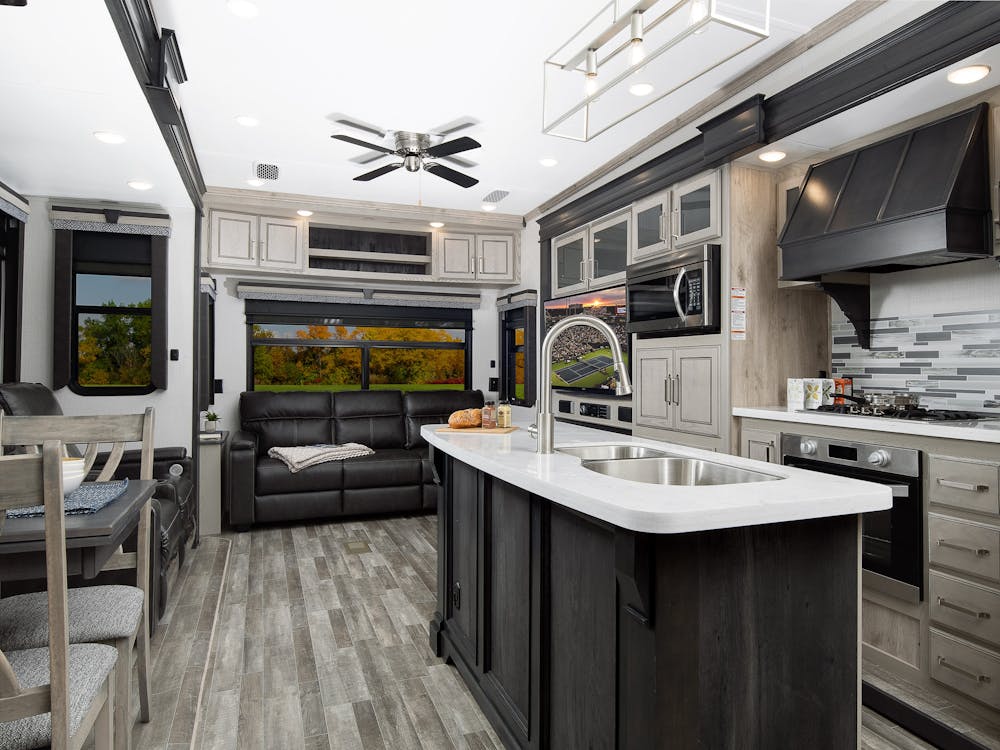 Keystone Alpine 3650 living area