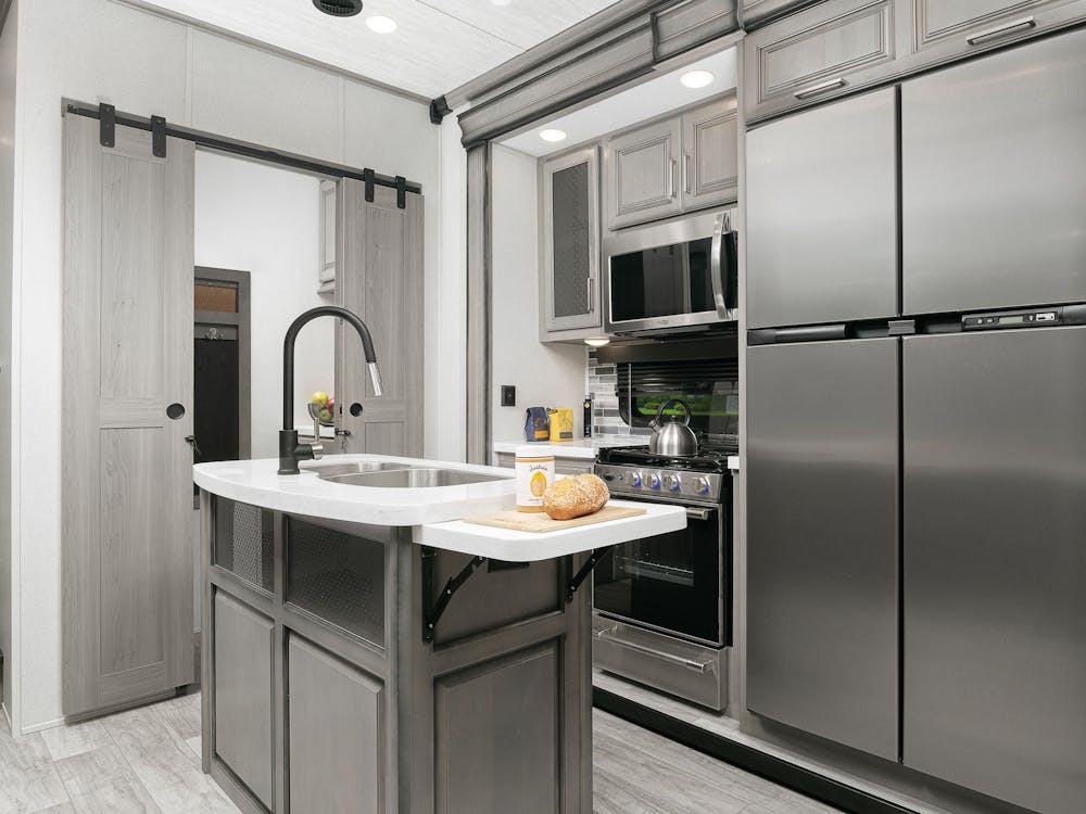 MO3762BP kitchen