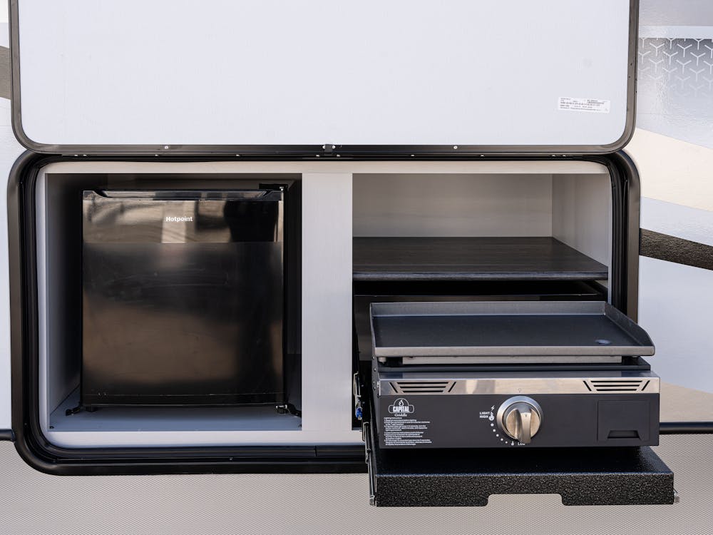 ST 3900DBL Outside Kitchen
