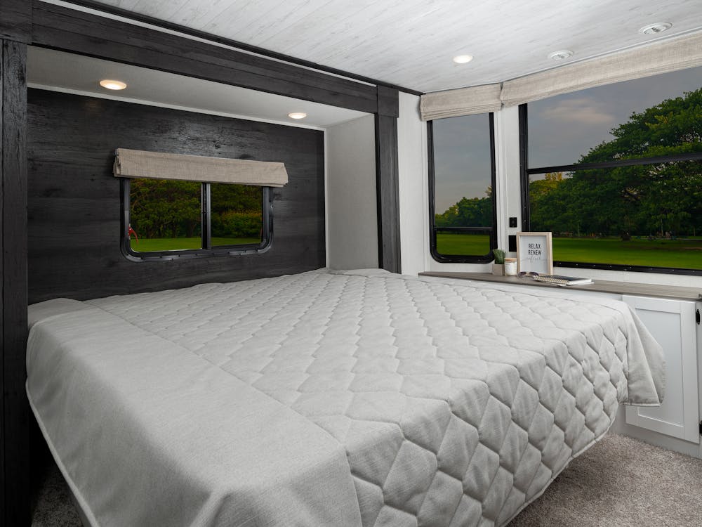 391FLFT bedroom