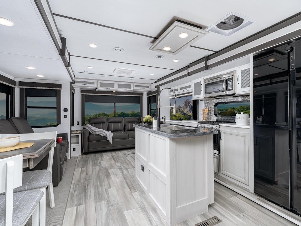 Our Favorite Couples Coaches - Keystone RV