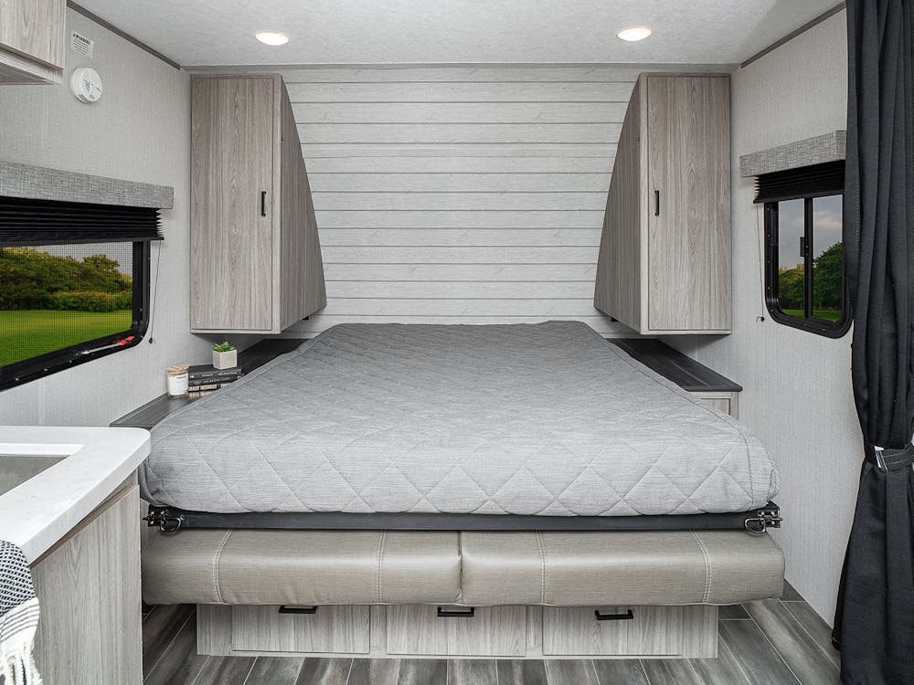 Passport 219BH murphey bed down