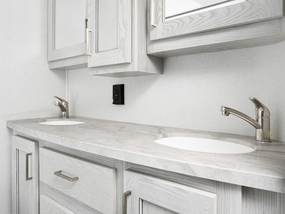331RL bathroom