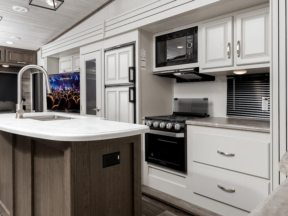 30RLS Kitchen