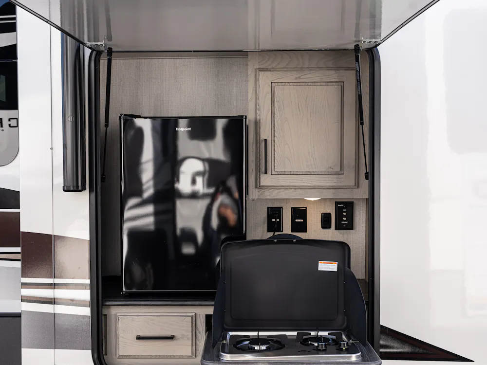 Alpine Fifth Wheel RVs | The Evolution of Luxury Travel - Keystone RV ...