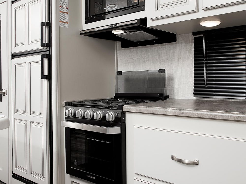 30RLS Kitchen