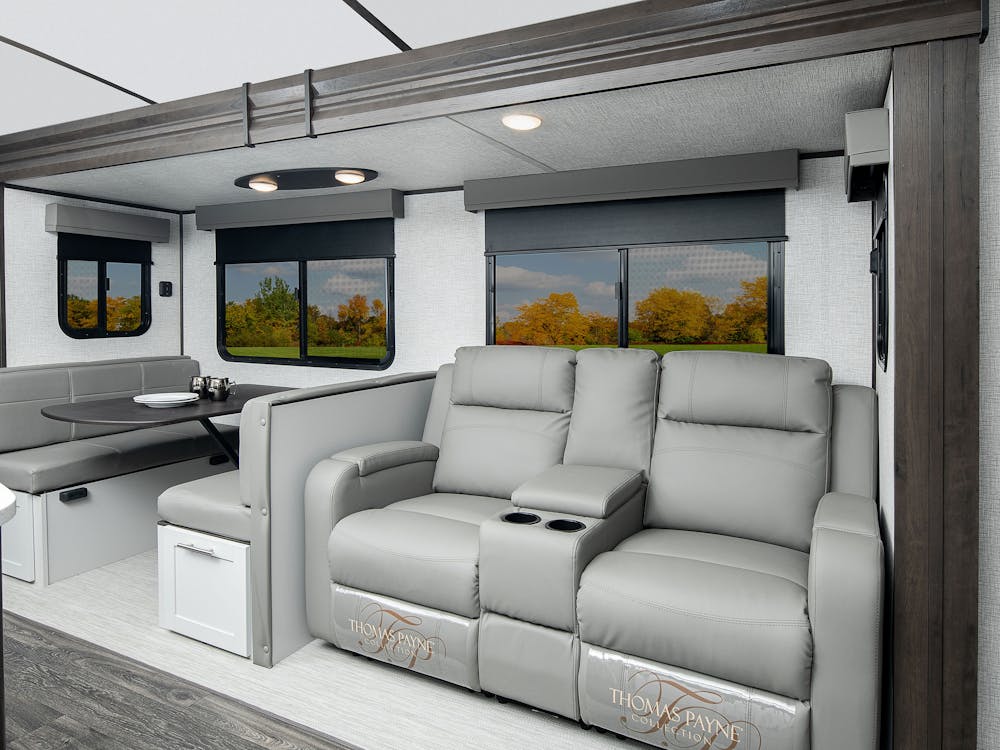 Premier 34RIPR theater seating