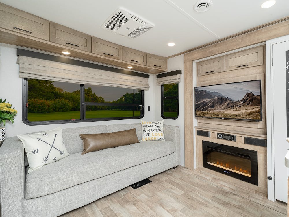 Arcadia 370 Travel Trailer