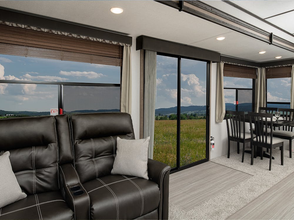391FLRS seating