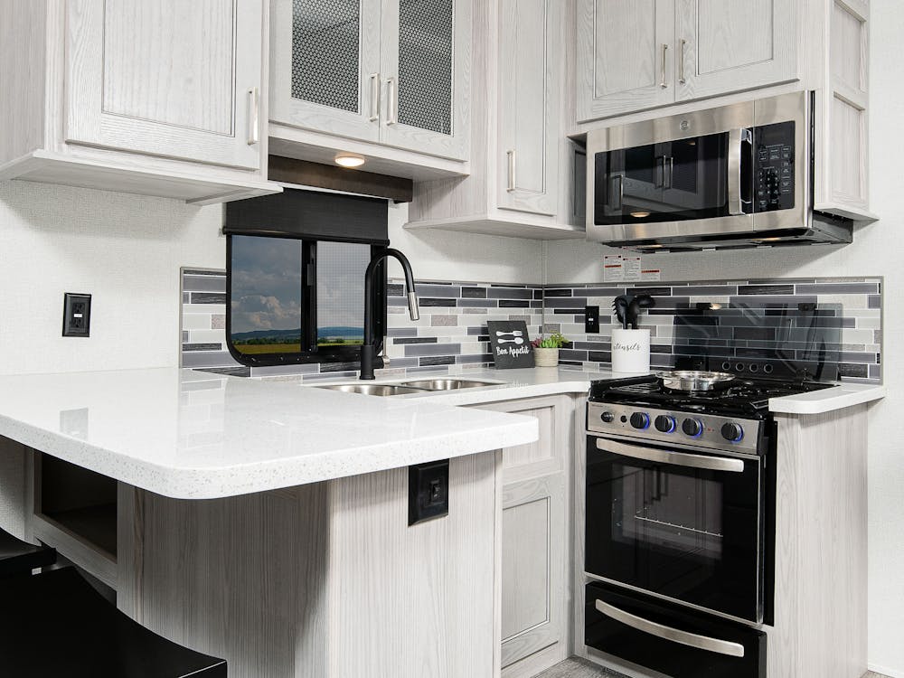 337FL kitchen