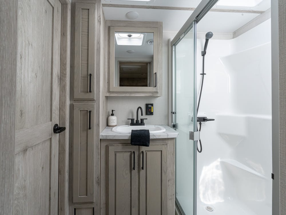 AV 302RS Bathroom