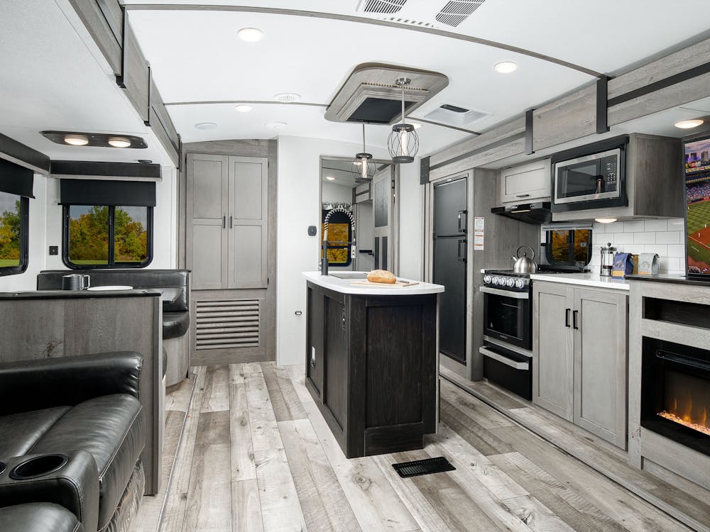 travel trailer with full kitchen
