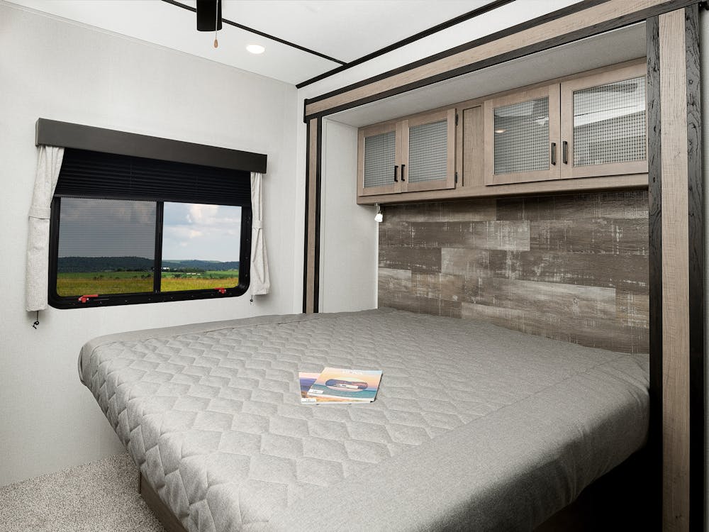 391FLRS bedroom