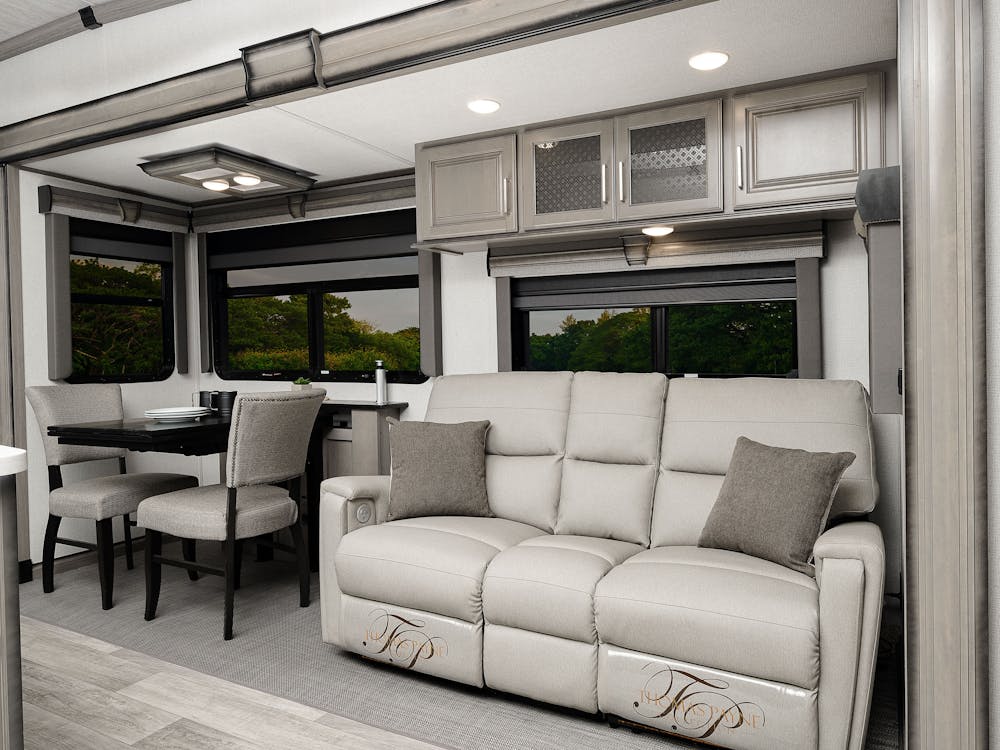 MO3781RL seating
