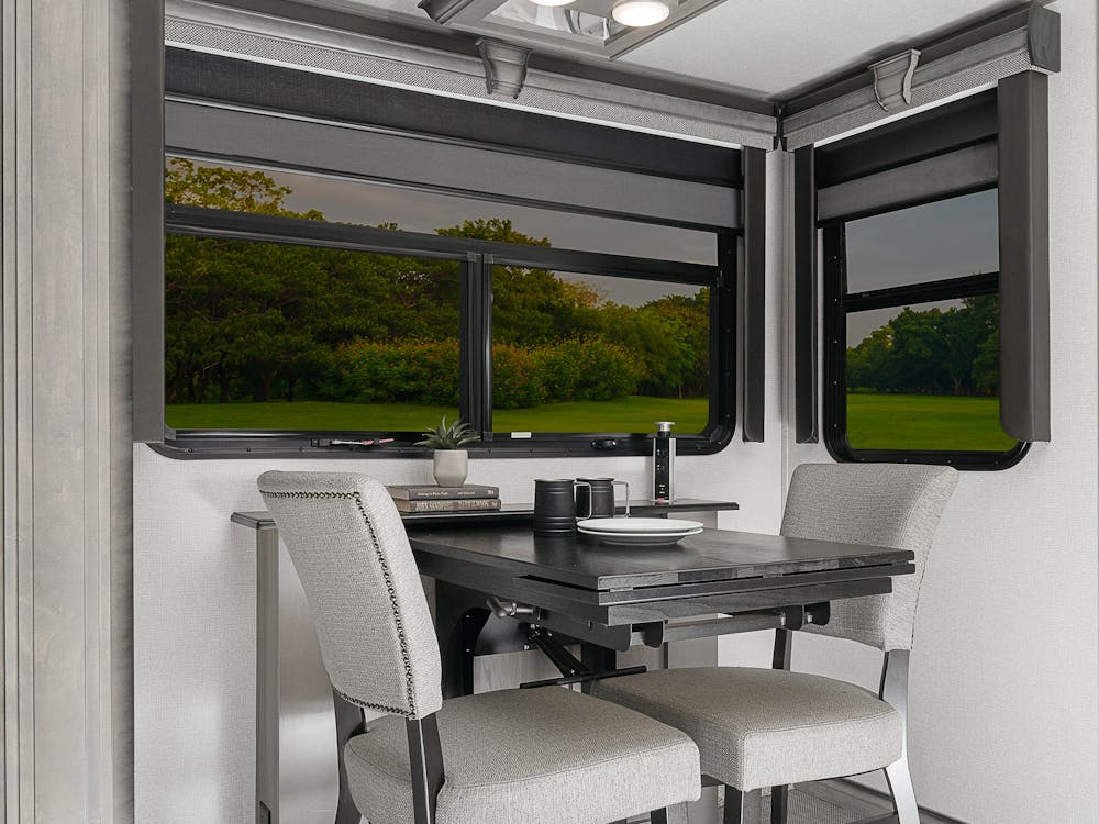 MO3762BP dining