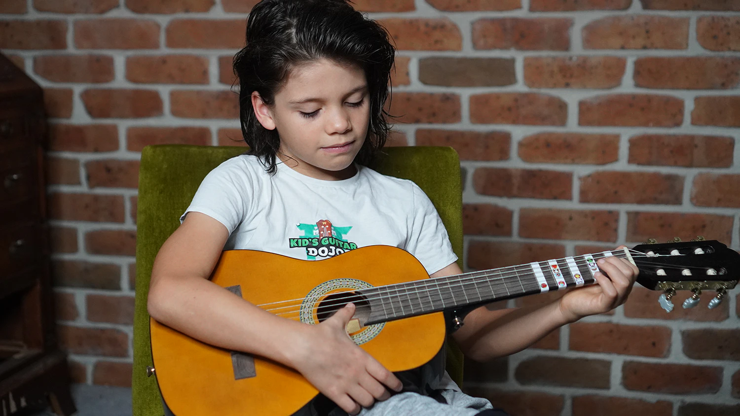 easy-guitar-lessons-for-kids